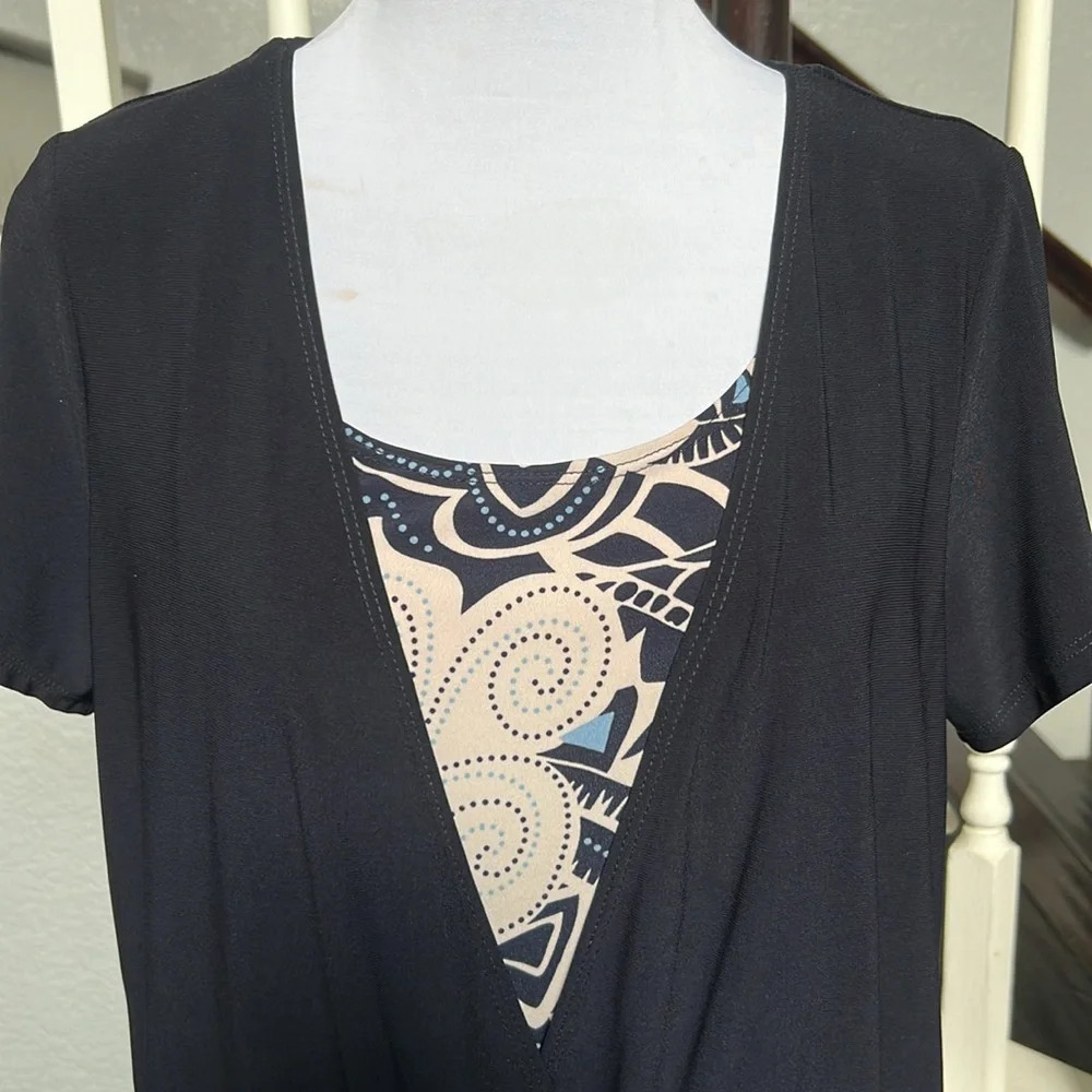 Lane Bryant Navy Blue Floral Short Sleeve Top Size 14/16 - Picture 2 of 7
